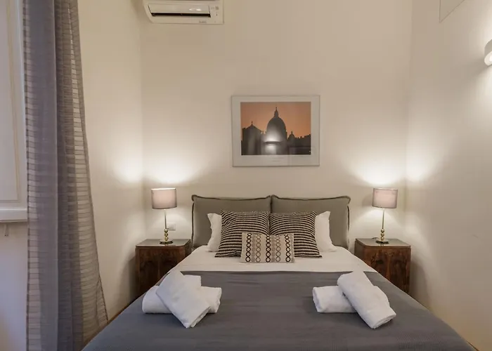 The Rent - Elegant Flat Near Colosseum Roma